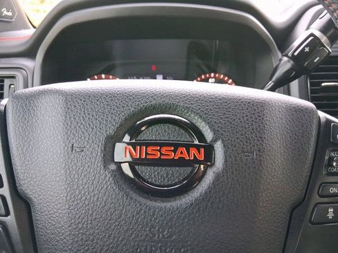 Used 2021 Nissan Titan PRO-4X w/ Pro-4x Convenience Package image 5