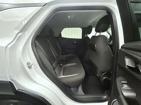 Used 2025 Chevrolet TrailBlazer LT AWD/4WD image 18