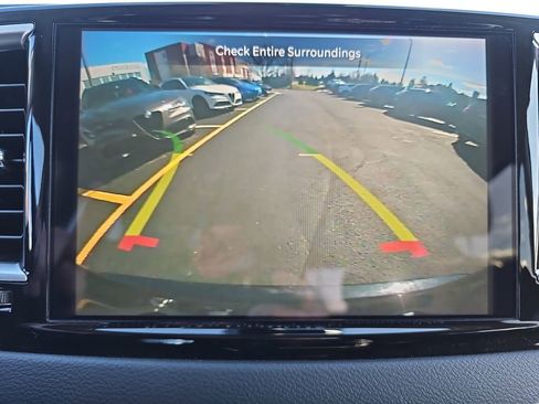 Used 2024 Chrysler Pacifica Touring-L image 24