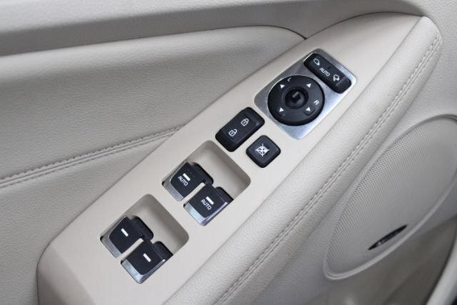Used 2014 Kia Cadenza Premium w/ Technology Package FWD image 8