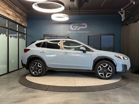 Used 2020 Subaru Crosstrek 2.0i Limited w/ Moonroof Package w/Navigation AWD/4WD image 2