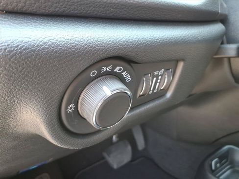 New 2027 Chrysler Pacifica Select FWD image 21