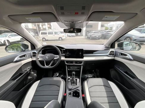 New 2026 Volkswagen Taos SEL AWD/4WD image 16