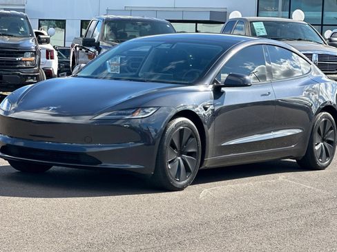 Used 2025 Tesla Model 3 Long Range RWD image 8