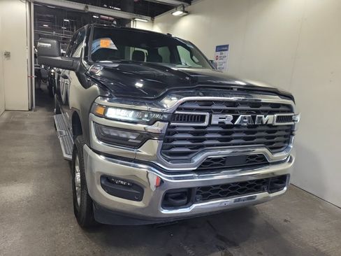 Used 2026 RAM 2500 Big Horn AWD/4WD image 1