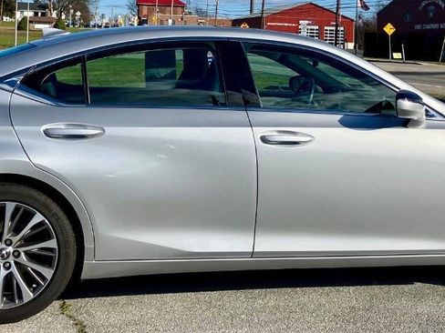 Used 2019 Lexus ES 350 Luxury 4dr Sedan image 5