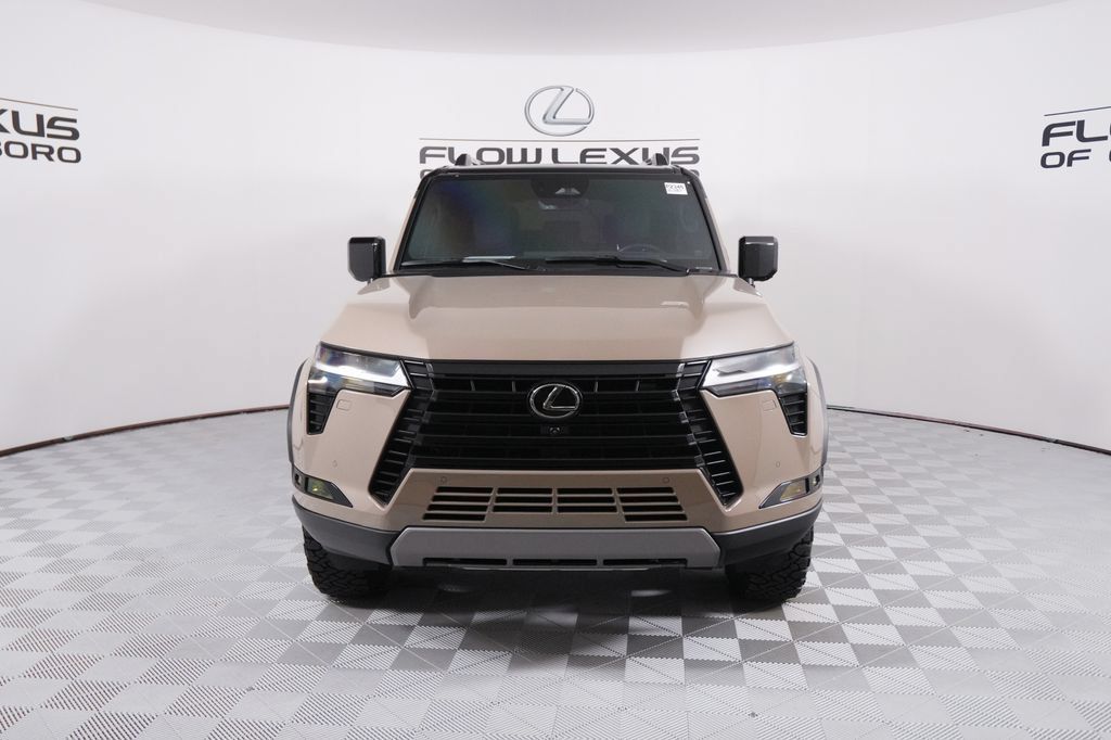 Used 2024 Lexus GX 550 AWD/4WD image 2