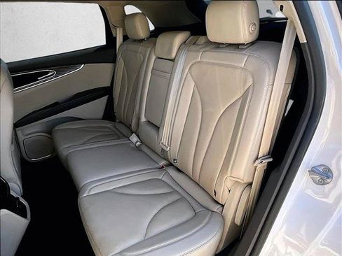 Used 2018 Lincoln MKX Reserve w/ Driver Assistance Package AWD/4WD image 25