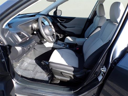 Used 2023 Subaru Forester Base image 14