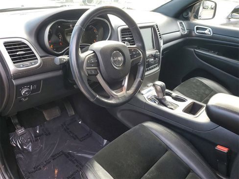 Used 2017 Jeep Grand Cherokee Altitude image 20