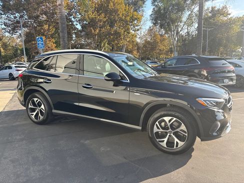 Used 2025 Mercedes-Benz GLC 350e 4MATIC image 3