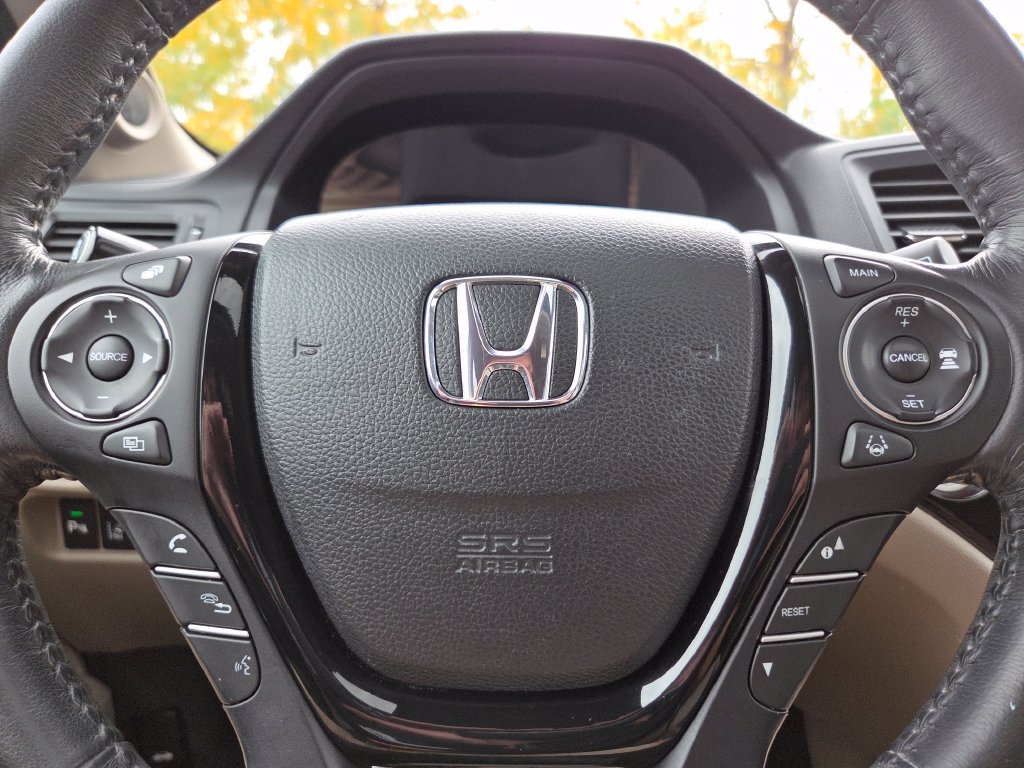 Certified 2018 Honda Pilot Touring image 38
