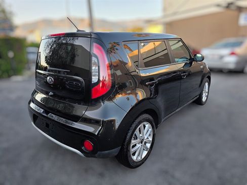 Used 2018 Kia Soul + FWD image 7
