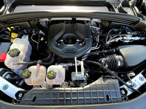 Used 2024 Jeep Grand Cherokee Overland w/ Luxury Tech Group IV image 11