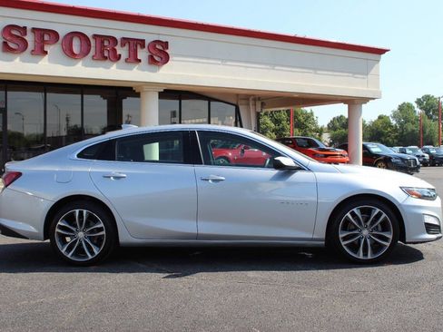 Used 2021 Chevrolet Malibu LT image 3