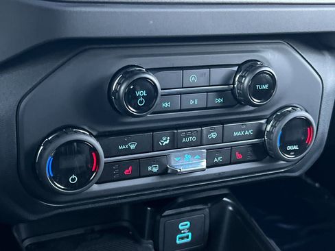 Used 2025 Ford Bronco Big Bend image 21