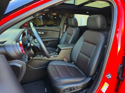 Used 2022 Chevrolet Blazer RS w/ Enhanced Convenience Package FWD image 13