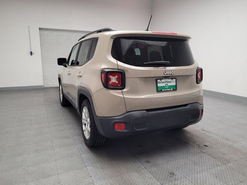 Used 2015 Jeep Renegade Latitude image 6