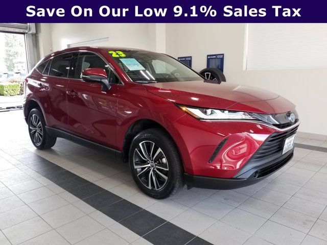 Used 2023 Toyota Venza LE AWD/4WD image 1