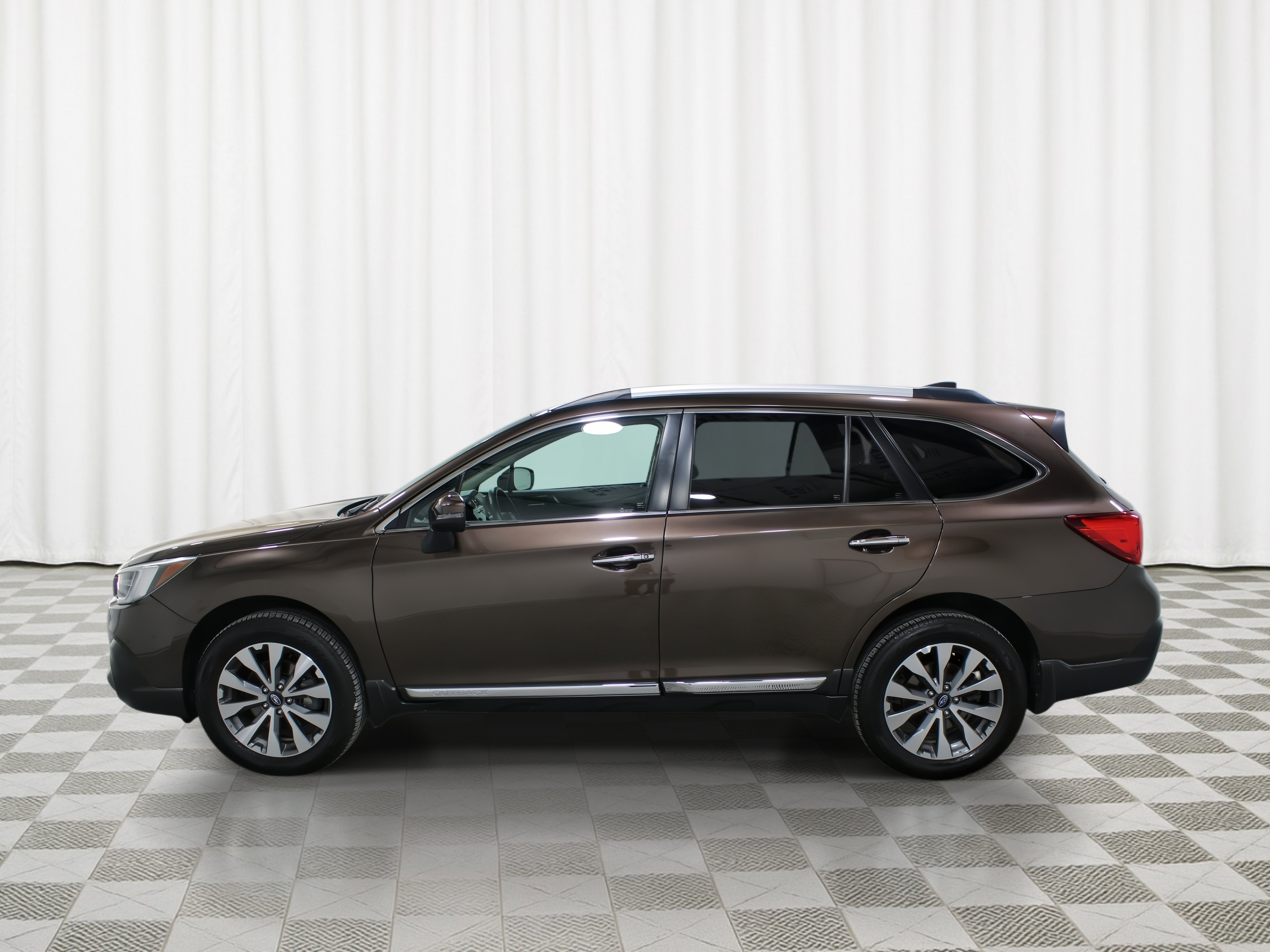 Used 2019 Subaru Outback 2.5i Touring AWD/4WD image 6
