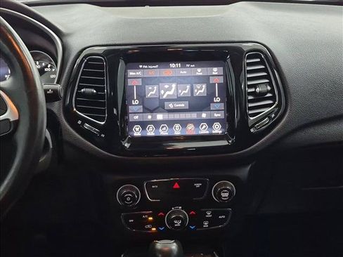 Used 2018 Jeep Compass Limited AWD/4WD image 15