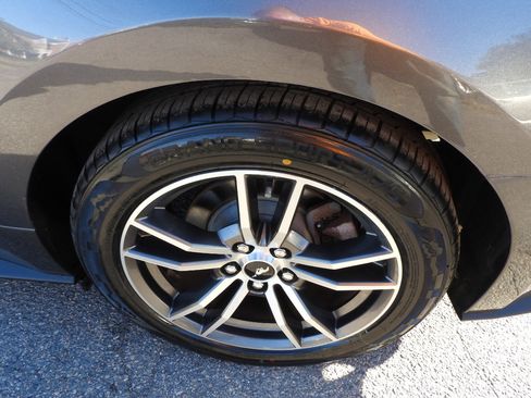 Used 2017 Ford Mustang Premium image 18