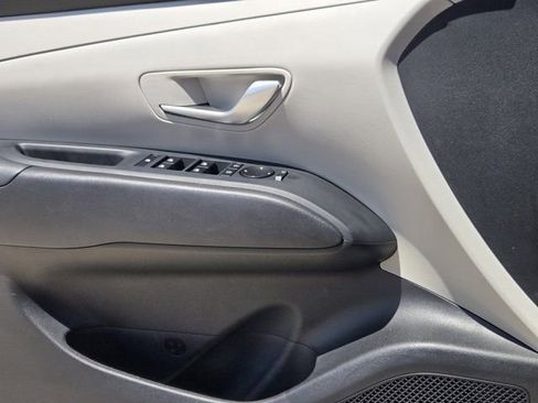 Certified 2025 Hyundai Tucson SE FWD image 24