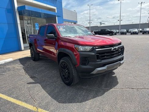 Used 2024 Chevrolet Colorado Trail Boss w/ Advanced Trailering Package AWD/4WD image 9