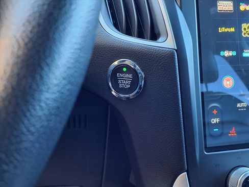 Used 2024 Ford Edge SEL image 15