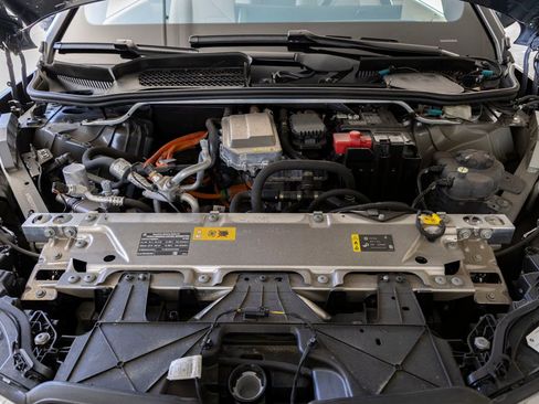 Certified 2023 BMW iX xDrive50 w/ Premium Package image 32