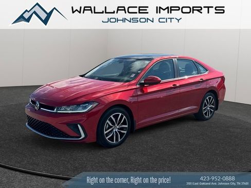 Used 2025 Volkswagen Jetta SE FWD image 2