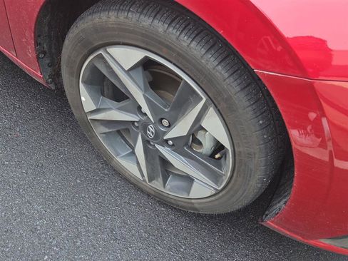 Used 2023 Hyundai Elantra Limited image 10