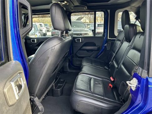 Used 2019 Jeep Wrangler Unlimited Sahara image 11