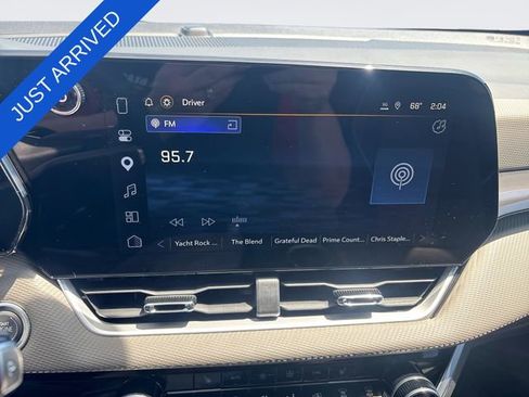 New 2026 Chevrolet Equinox LT w/ Convenience Package II AWD/4WD image 16