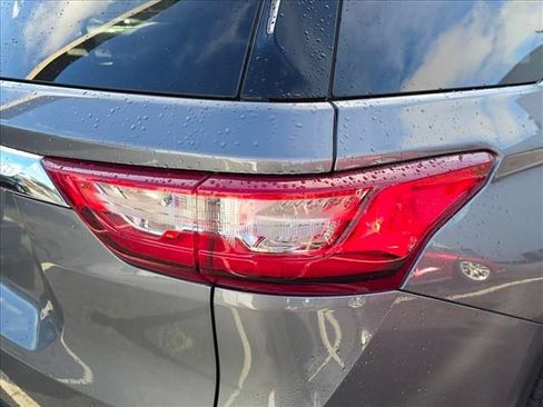 Used 2019 Chevrolet Traverse LT w/ LT Premium Package FWD image 18