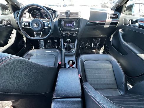 Used 2017 Volkswagen Jetta GLI FWD image 16