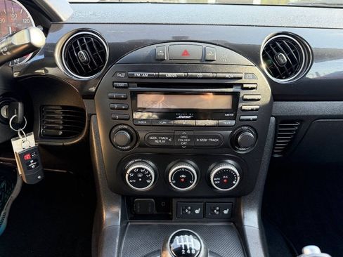 Used 2013 MAZDA MX-5 Miata Grand Touring RWD image 17
