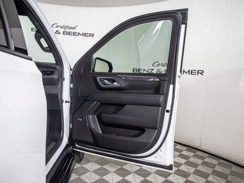 Used 2022 Chevrolet Suburban RST w/ Sport Performance Package image 25