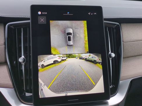 New 2026 Volvo XC90 B6 Plus w/ Protection Package Premier image 19