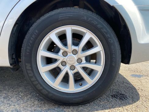 Used 2017 Chevrolet Sonic LT FWD image 15