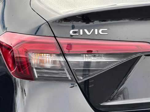 Used 2025 Honda Civic Sport image 13