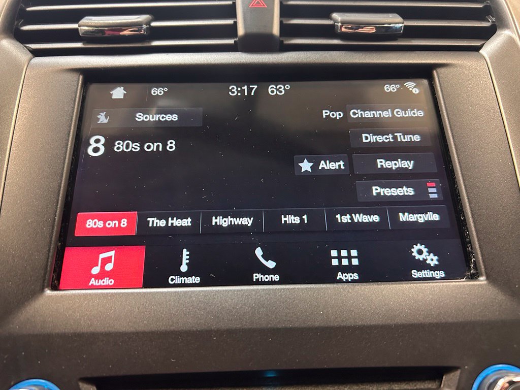 Used 2018 Ford Fusion SE w/ Fusion SE Technology Package FWD image 5