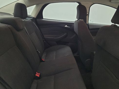 Used 2017 Ford Focus SE FWD image 19