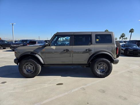 New 2025 Ford Bronco Badlands image 7
