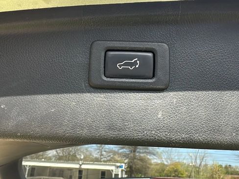 Used 2016 Subaru Outback 2.5i Limited image 11