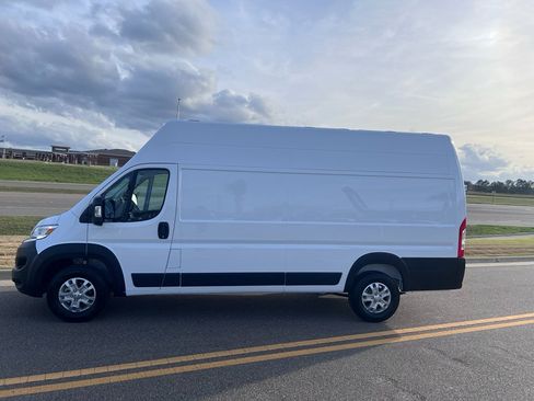 New 2026 RAM ProMaster 3500 w/ Quick Order Package 22G SLT image 10