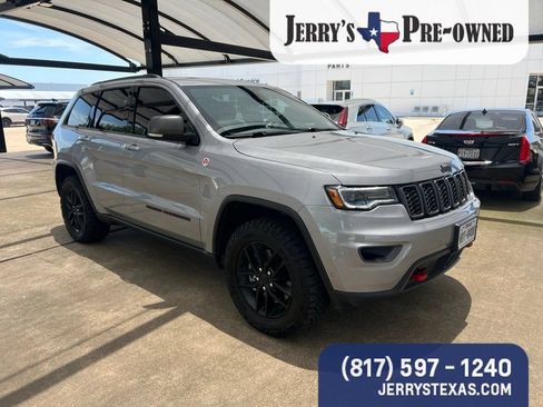 Used 2021 Jeep Grand Cherokee Trailhawk w/ Trailhawk Luxury Group AWD/4WD image 2