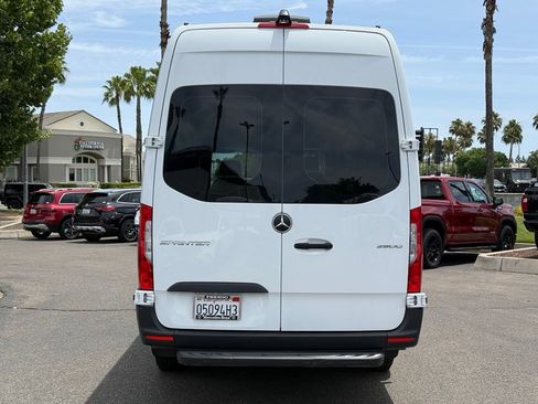 Used 2020 Mercedes-Benz Sprinter 2500 image 14