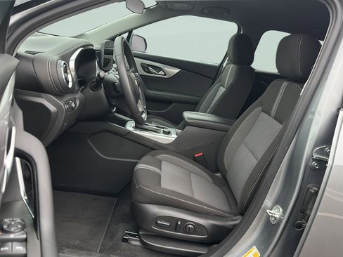 Used 2025 Chevrolet Blazer LT image 39