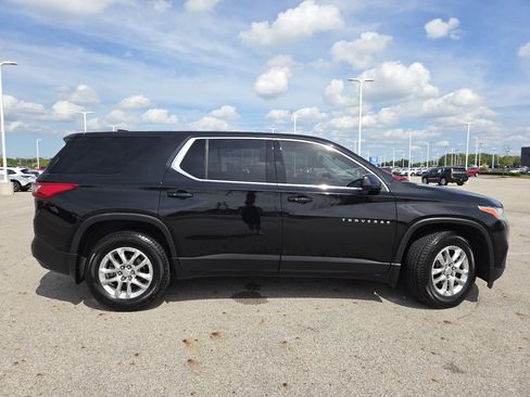 Used 2018 Chevrolet Traverse LS FWD image 16